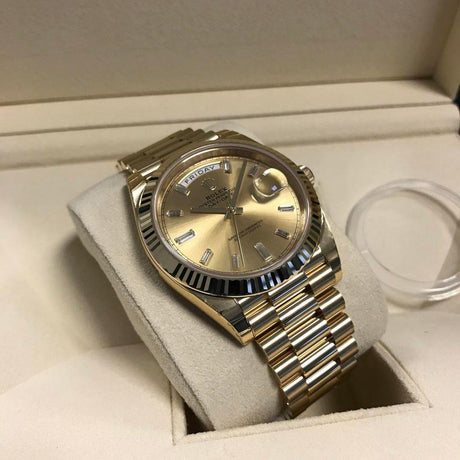 Wann ist eine goldene Uhr eine "echte Golduhr"?