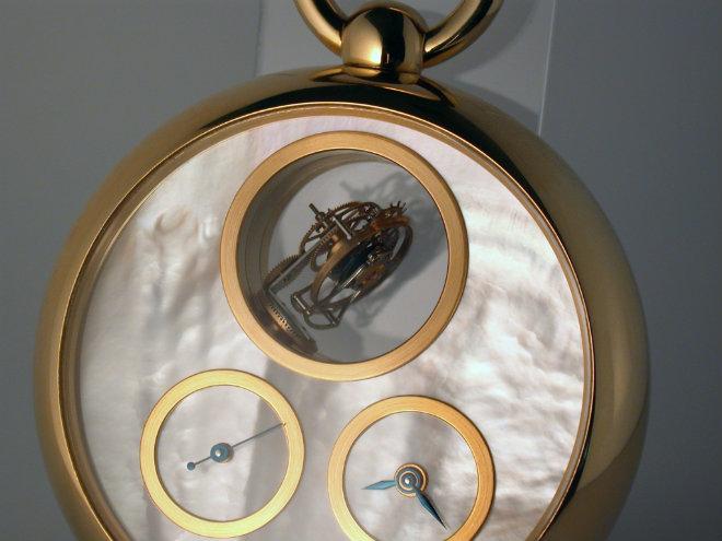 Doppel-Achs-Tourbillon Taschenuhr Ausschnitt