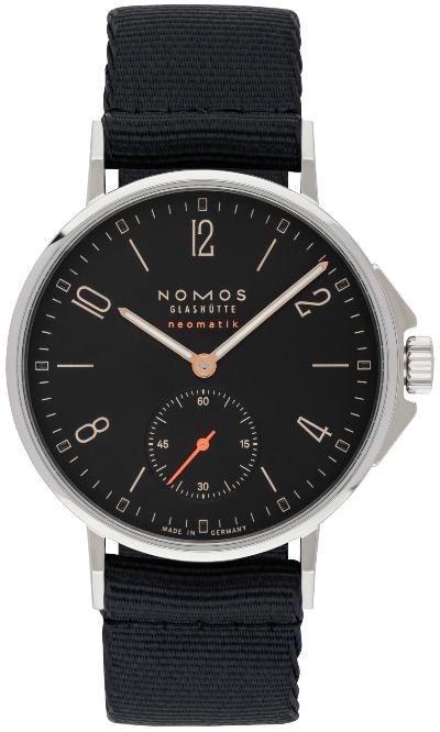 NOMOS Glashütte Ahoi neomatik Atlantik in der Version 561 mit Saphirglasboden