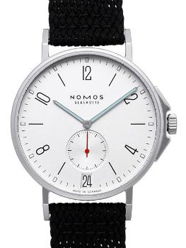 NOMOS Glashuette Ahoi Datum in der Version 551 mit Saphirglasboden