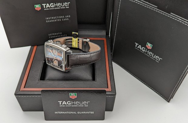 Tag Heuer Monaco Calibre Heuer 12 Automatik 39 mm in der Version CAW2113.FC6250