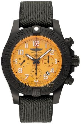 Breitling Avenger Hurricane 45 in der Version XB0180E41I1W1 aus Breitlight