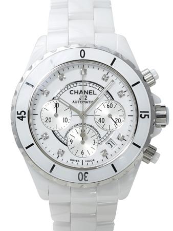 Chanel J12 Chronograph in der Version H2009 in weisser Hightech-Keramik mit 9 Diamanten