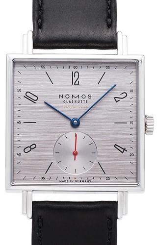 NOMOS Glashuette Tetra neomatik 39 silvercut in der Version 423 mit Saphirglosboden Weihnachten 2021