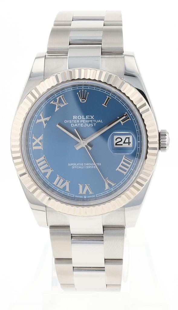 Rolex Datejust 41 in der Version 126334 mit azzurblauem Zifferblatt und römischen Zahlen.