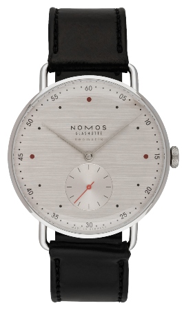 NOMOS Glashuette Metro neomatik 39 silvercut in der Version 1114 mit Saphirglasboden