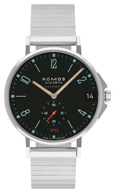 NOMOS Glashütte Tangente Sport Neomatik 42 Datum blauschwarz in der Version 581 mit Saphirglasboden