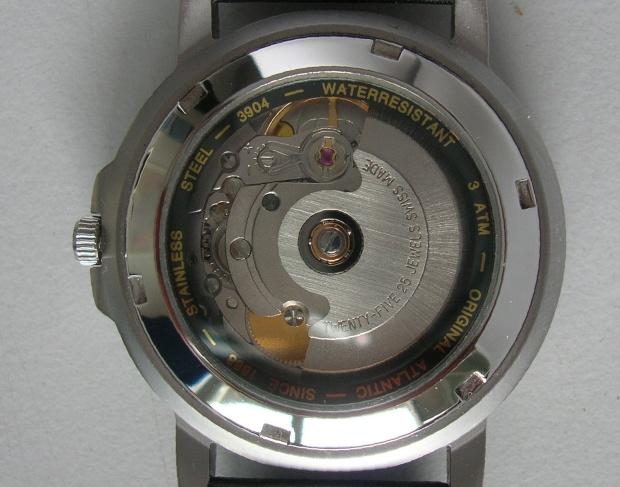 Uhr mit Original-ETA-Automatik – Kaliber 2824-2 - Uhrenkaliber Make-or-Buy-Entscheidung
