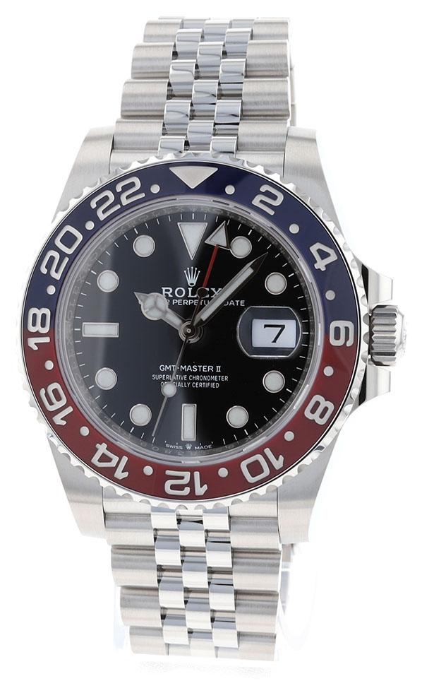 Die Rolex GMT-Master II "Pepsi" hat die Herstellernummer 126710BLRO und hat ein schwarzes Zifferblatt - Tudor vs Rolex