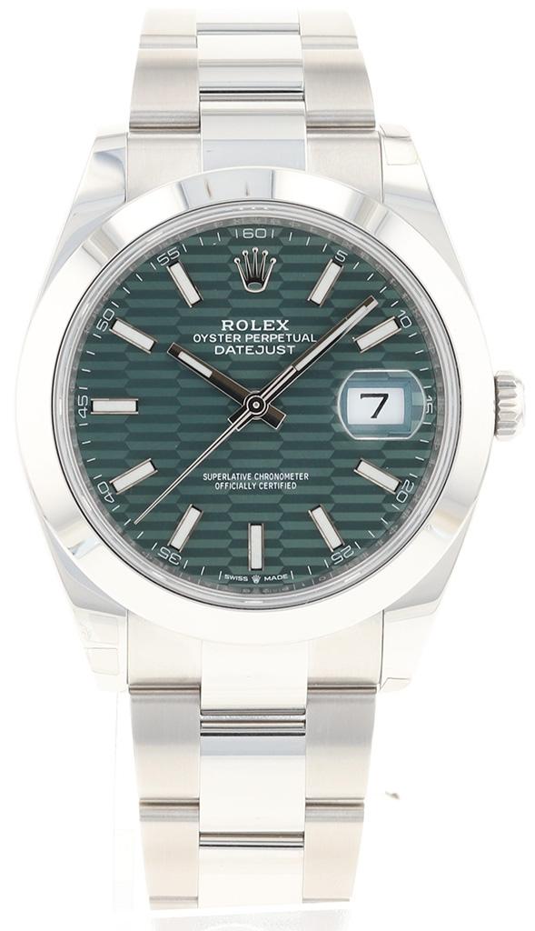 Rolex Datejust 41 Referenz 126300 mit Oysterband und grünem Zifferblatt mit Riffelmuster.