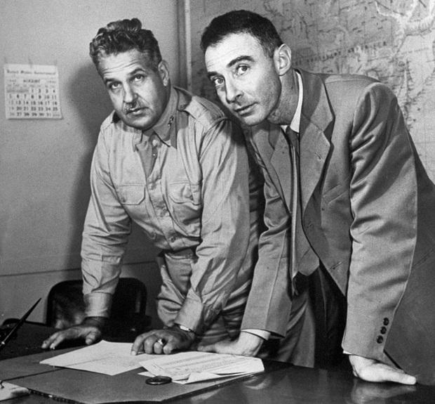 General Leslie Groves (left), military head of the Manhattan Project, with Professor Robert Oppenheimer
