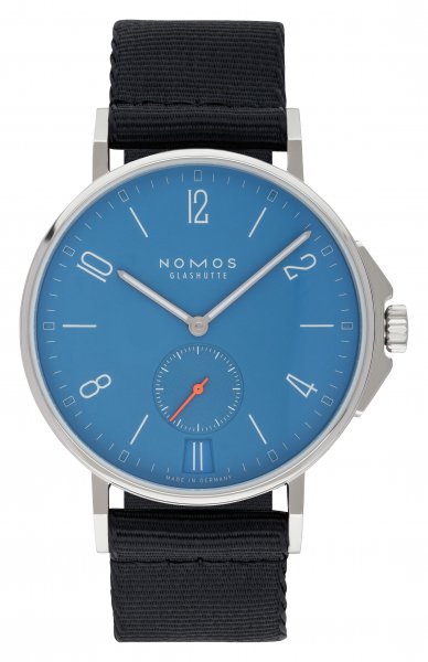 NOMOS Glashütte Ahoi Datum signalblau