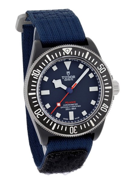 M25707KN-0001-PL128421_01