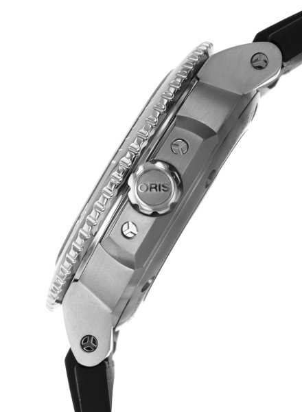 01 733 7732 4135-07 4 21 64FC_03