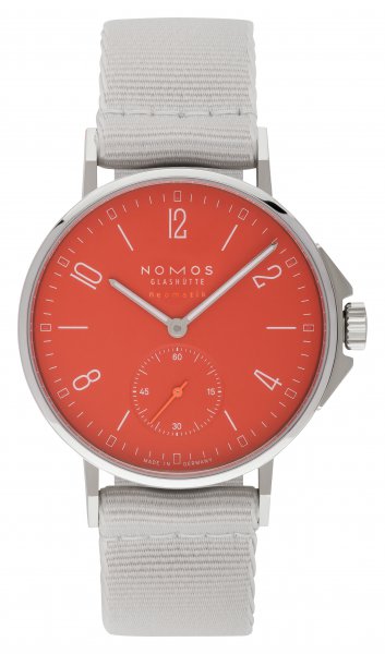 NOMOS Glashütte Ahoi neomatik signalrot