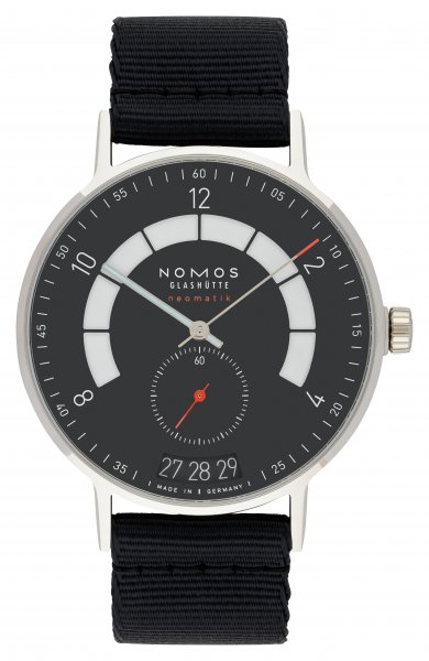 NOMOS Glashütte Autobahn neomatik 41 Datum nachtblau