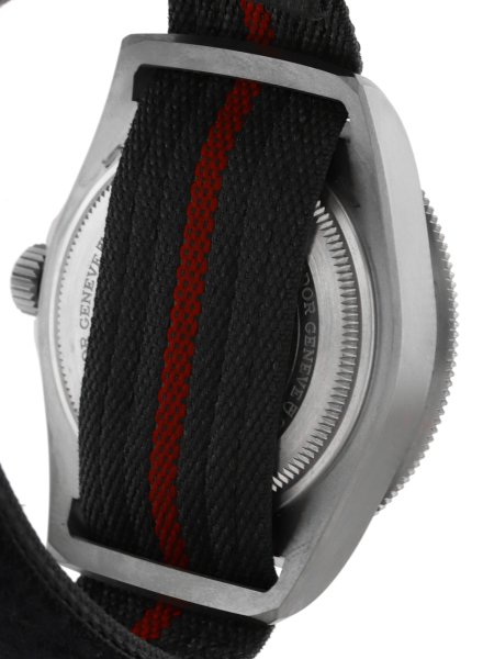 M25717N-0001-PLX501391_01